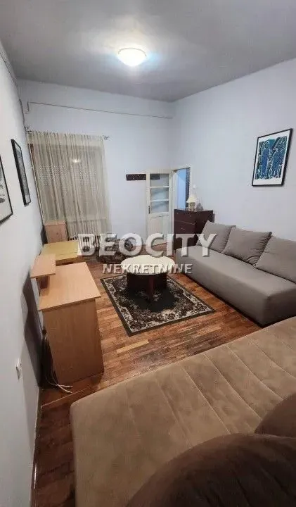 Izdavanje, jednosoban stan, 33m², Centar, Novi Sad