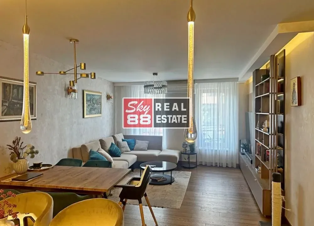 Prodaja, četvorosoban stan, 110m², Južni Bulevar, Vračar Sve Podlokacije