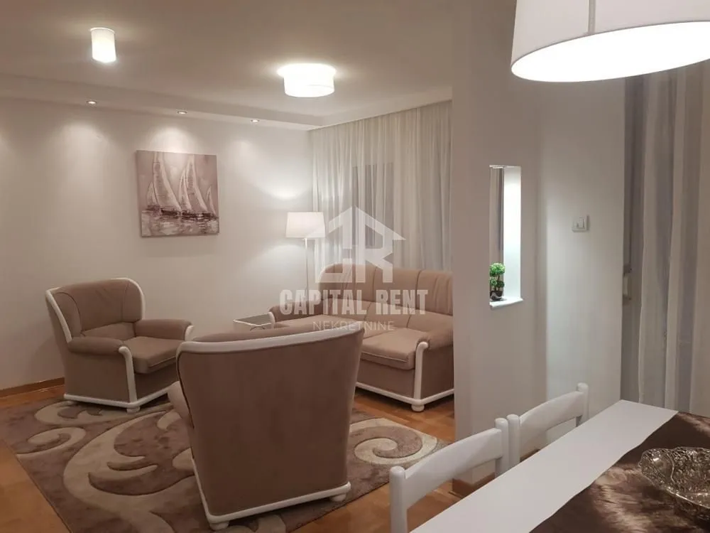 Izdavanje, trosoban stan, 72m², Južni Bulevar, Vračar Sve Podlokacije