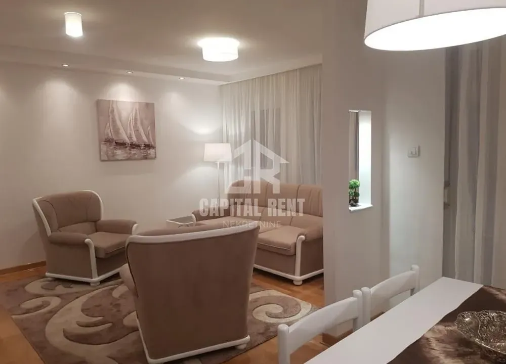 Izdavanje, trosoban stan, 72m², Južni Bulevar, Vračar Sve Podlokacije