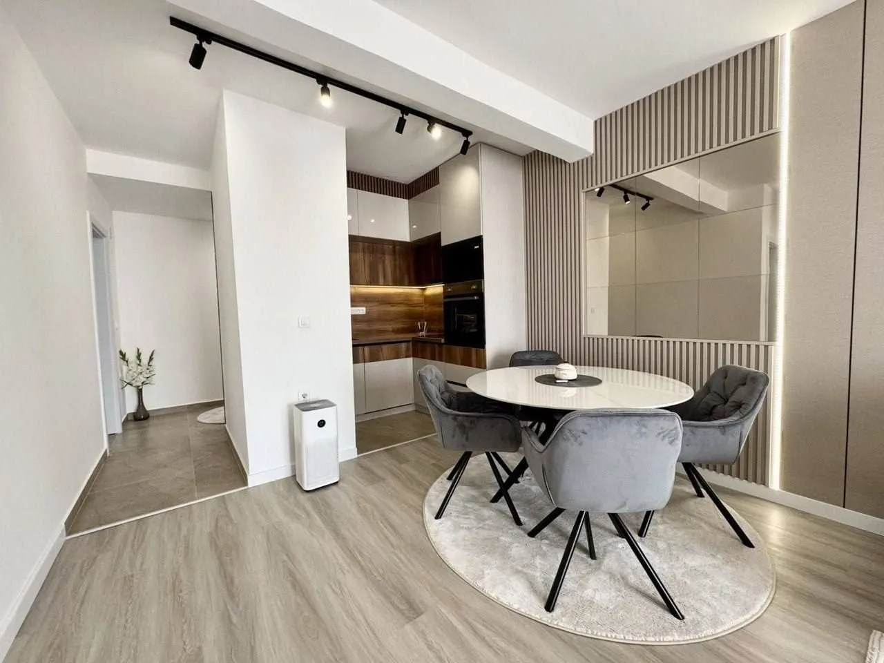 Prodaja, dvosoban stan, 63m², Lazi, Budva