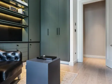 Izdavanje, četvorosoban stan, 151m², Vračar Sve Podlokacije, Beograd - image 2