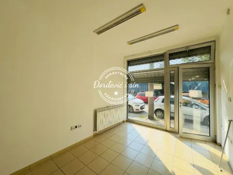 Prodaja, poslovni prostor, 21m², Centar, Kragujevac - image 3