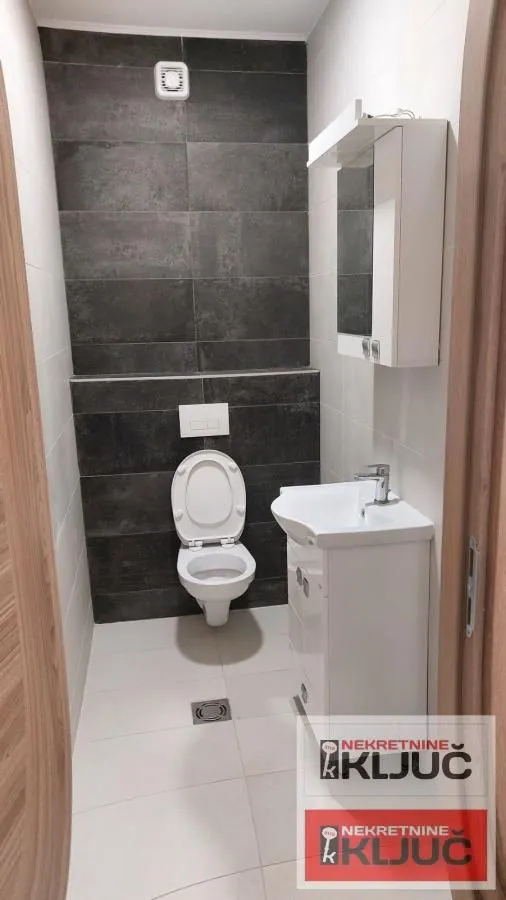 Prodaja, četvorosoban stan, 78m², Sremska Kamenica, Petrovaradin
