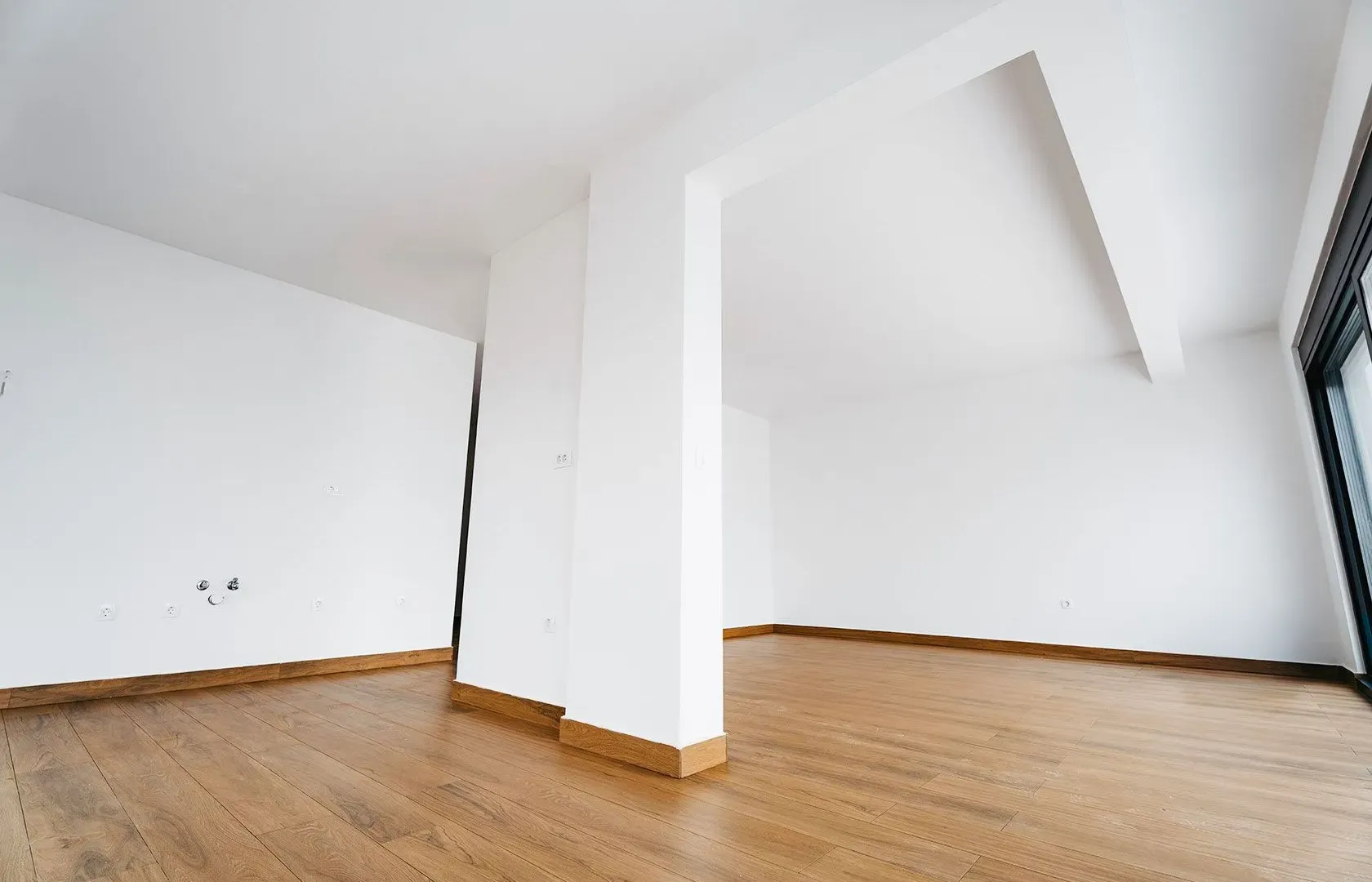 Izdavanje, ugostiteljski objekat, 1600m², Budva, Crna Gora