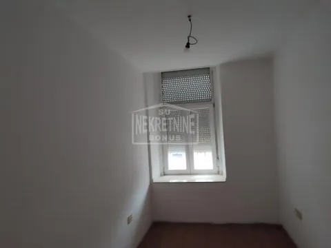 Prodaja, trosoban stan, 76m², Centar, Subotica - image 9