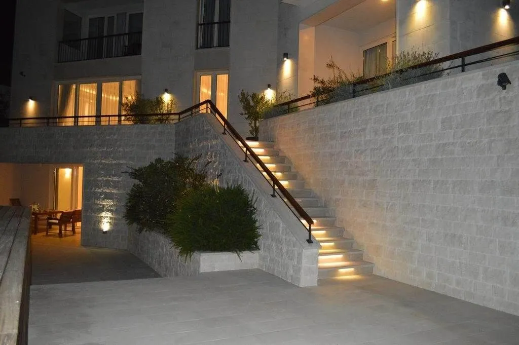 Sale, house, 600m², Blizikuće, Budva