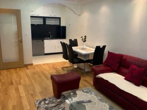 Izdavanje, jednosoban stan, 49m², City Kvart, Podgorica - image 12