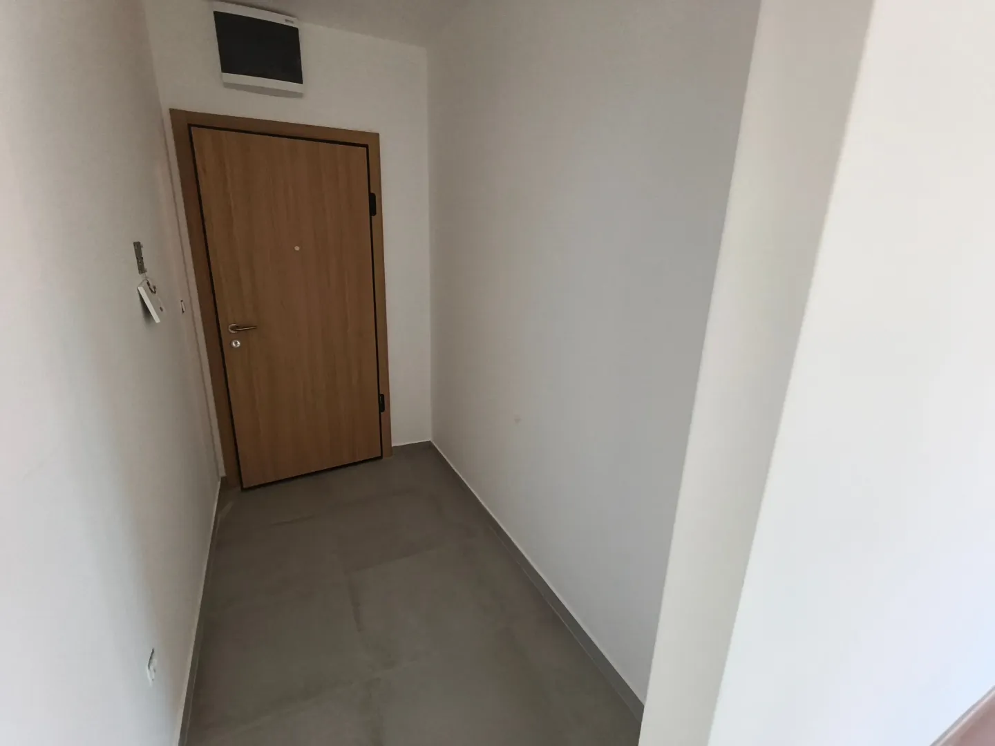 Izdavanje, dvosoban stan, 70m², Tološi, Podgorica