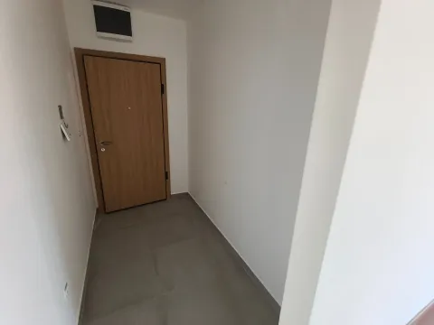 Izdavanje, dvosoban stan, 70m², Tološi, Podgorica - image 3