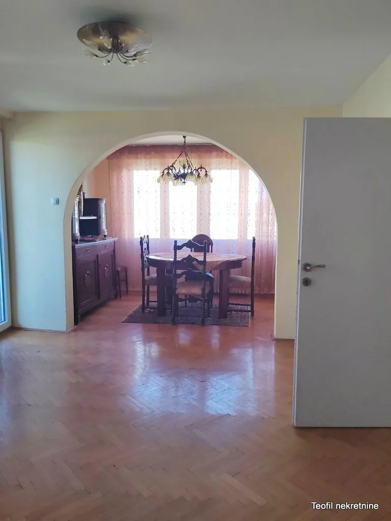 Sale, four bedroom apartment, 107m², Kalenić Pijaca, Vračar Sve Podlokacije