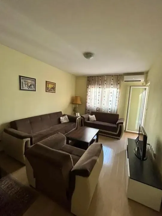 Izdavanje, jednosoban stan, 50m², City Kvart, Podgorica
