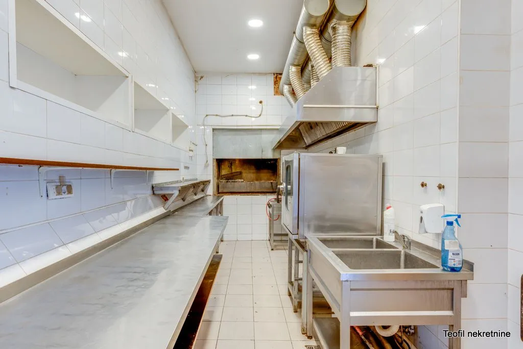 Rent, office space, 300m², Zemun Kej, Zemun Sve Podlokacije
