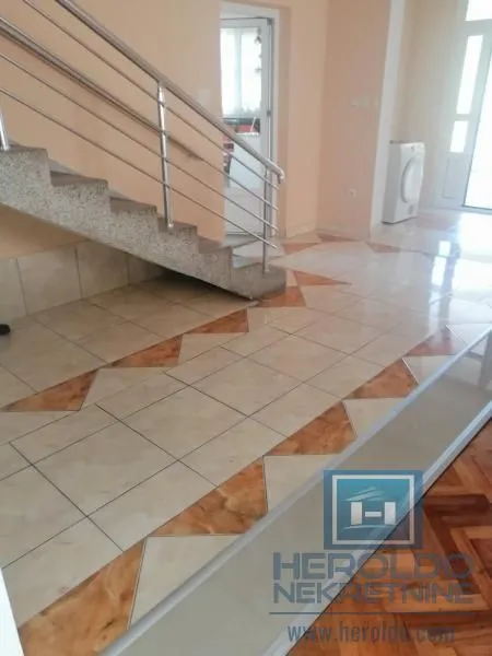 Sale, house, 459m², Batočina, Srbija