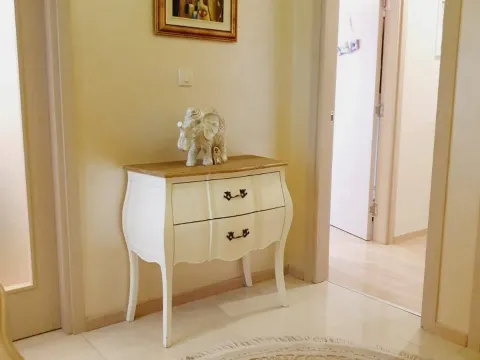 Izdavanje, trosoban stan, 100m², City Kvart, Podgorica - image 12