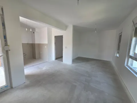 Prodaja, jednosoban stan, 46m², Momišići, Podgorica - image 14