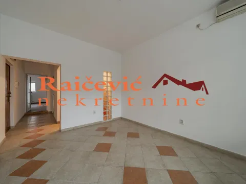 Prodaja, poslovni prostor, 59m², Kalenić Pijaca, Vračar Sve Podlokacije - image 12