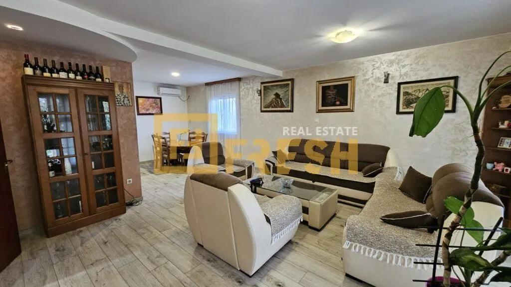 Prodaja, kuća, 216m², Danilovgrad, Crna Gora