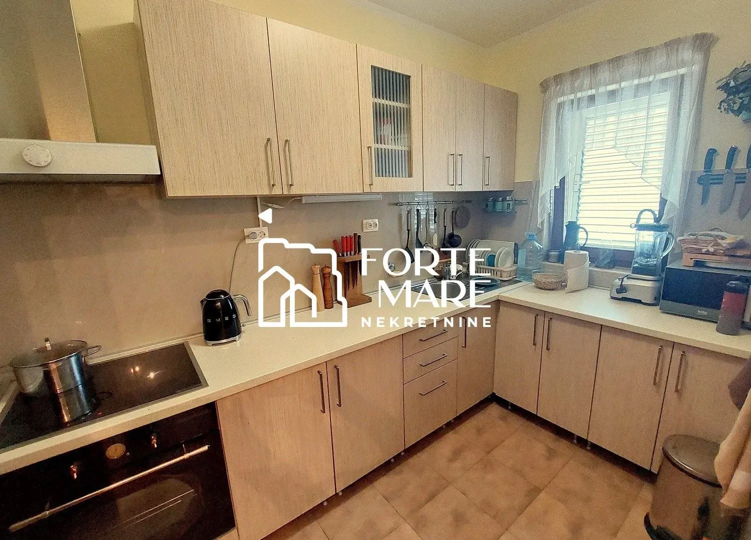 Prodaja, trosoban stan, 101m², Gomila, Herceg Novi