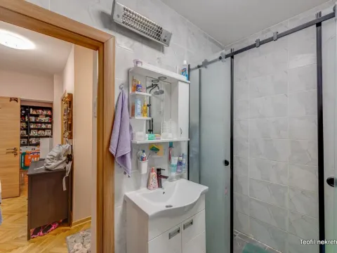 Sale, two bedroom apartment, 84m², Vračar, Šid - image 15