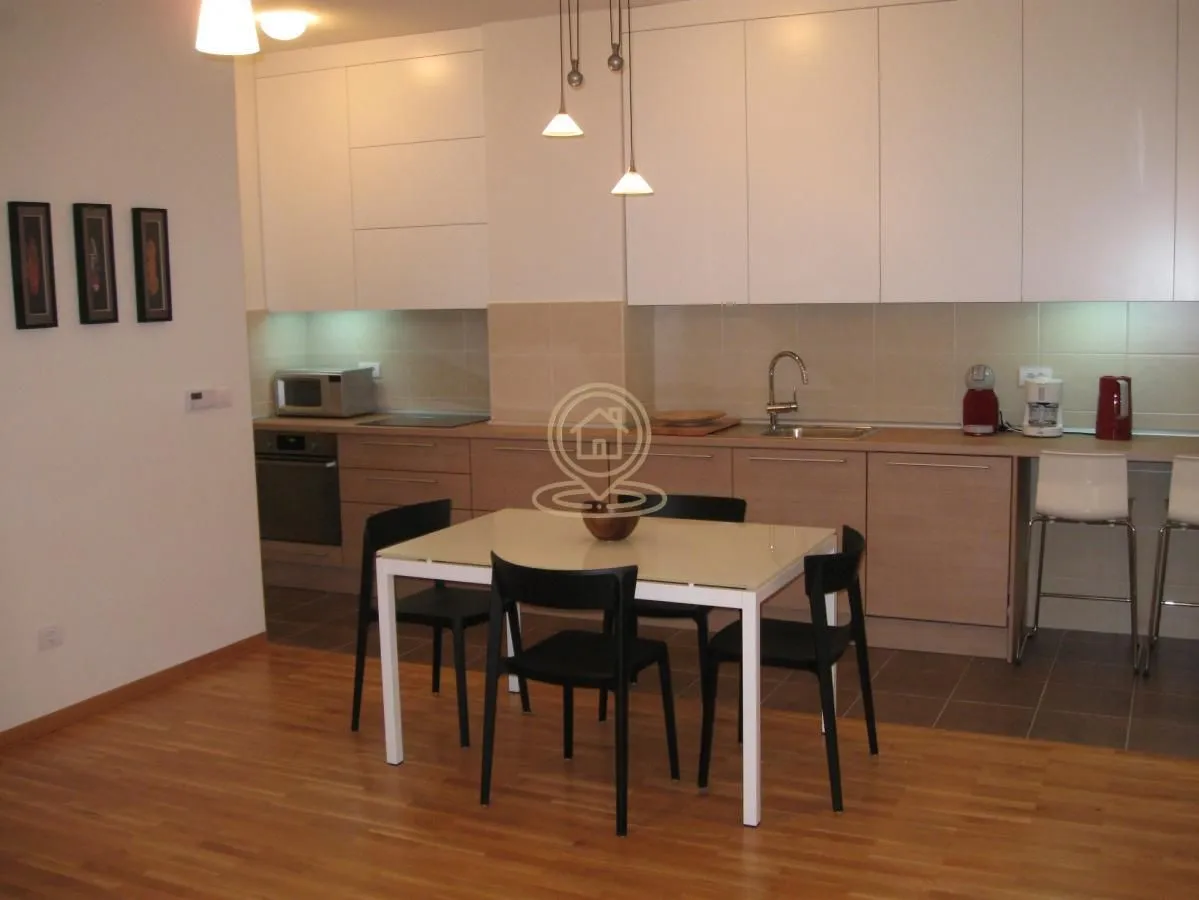 Rent, two bedroom apartment, 60m², Kalenić Pijaca, Vračar Sve Podlokacije