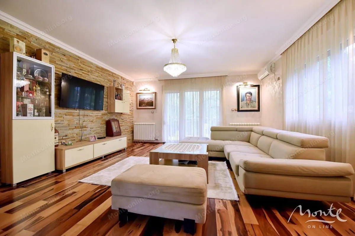 Prodaja, kuća, 175m², Podgorica, Crna Gora