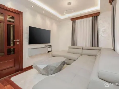 Prodaja, jednosoban stan, 40m², Grad, Kotor - image 3