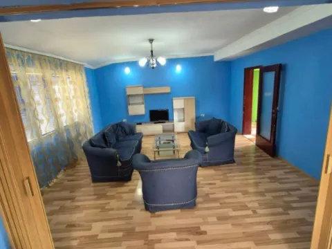 Izdavanje, trosoban stan, 150m², Konik, Podgorica