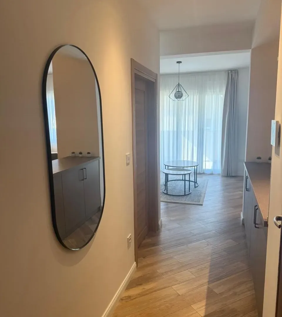 Izdavanje, dvosoban stan, 60m², Mažina, Tivat