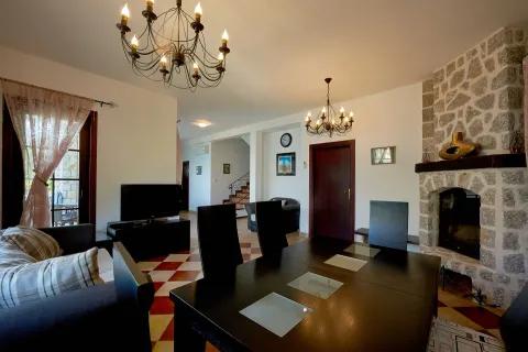 Prodaja, kuća, 235m², Kostanjica, Kotor - image 8