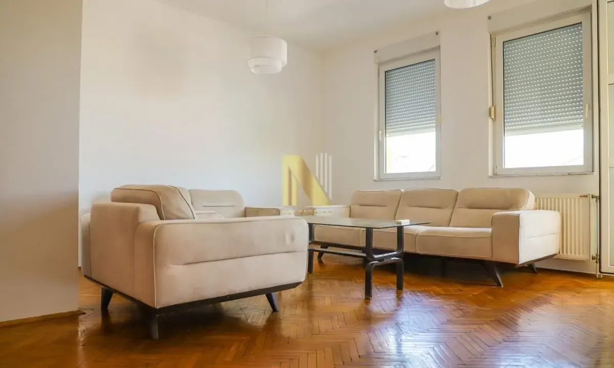 Prodaja, četvorosoban stan, 120m², Centar, Novi Sad