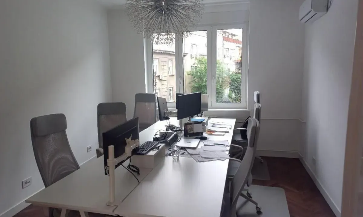 Izdavanje, četvorosoban stan, 112m², Kalenić Pijaca, Vračar Sve Podlokacije