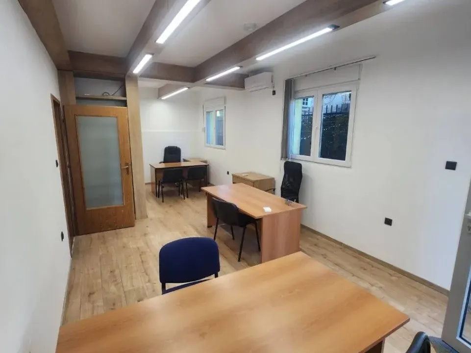 Rent, office space, 53m², Malo Brdo, Podgorica