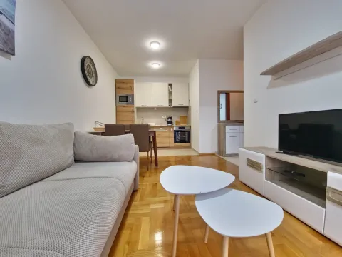 Stan in Bečići