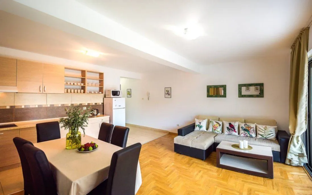 Prodaja, dvosoban stan, 85m², Pržno, Budva