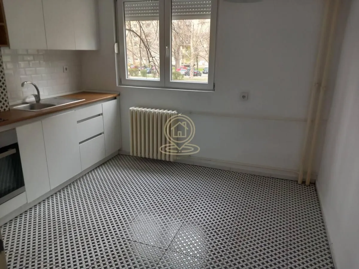 Prodaja, jednosoban stan, 31m², Bulevar Oslobodjenja, Novi Sad Sve Podlokacije