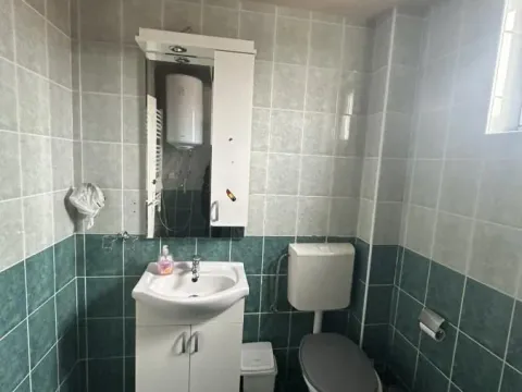 Izdavanje, dvosoban stan, 52m², Centar, Ćuprija - image 10