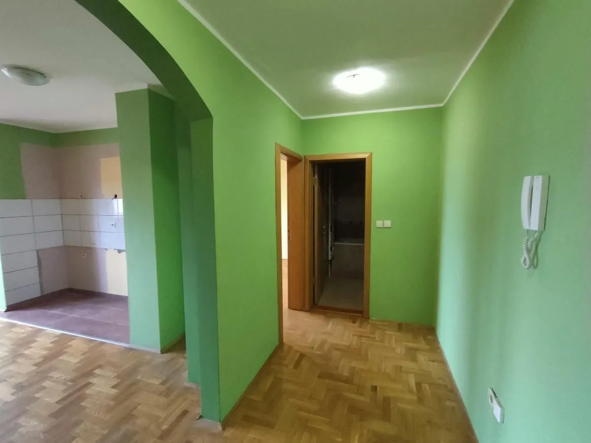 Izdavanje, četvorosoban stan, 103m², Nova Detelinara, Novi Sad Sve Podlokacije