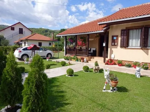 Prodaja, kuća, 65m², Cetinje, Crna Gora - image 4