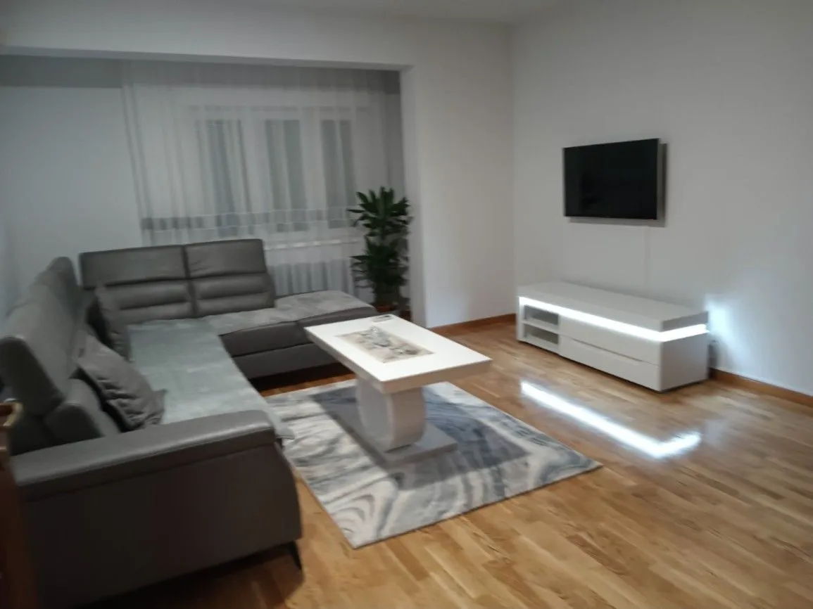 Izdavanje, jednosoban stan, 56m², City Kvart, Podgorica