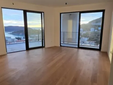 Sale, one bedroom apartment, 68m², Bečići, Budva - image 2