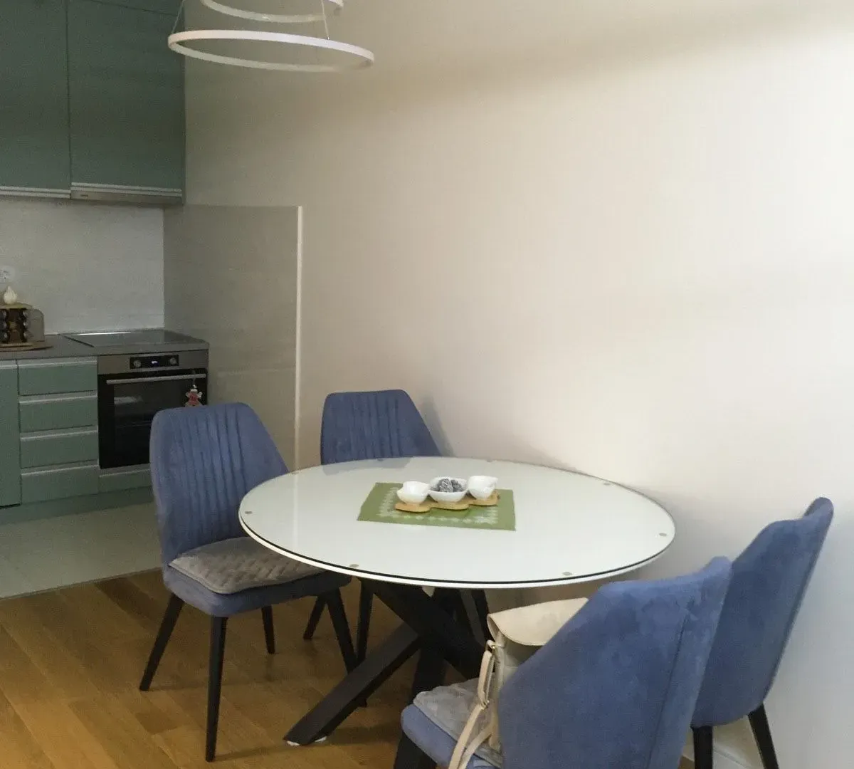 Izdavanje, jednosoban stan, 49m², Central Point, Podgorica