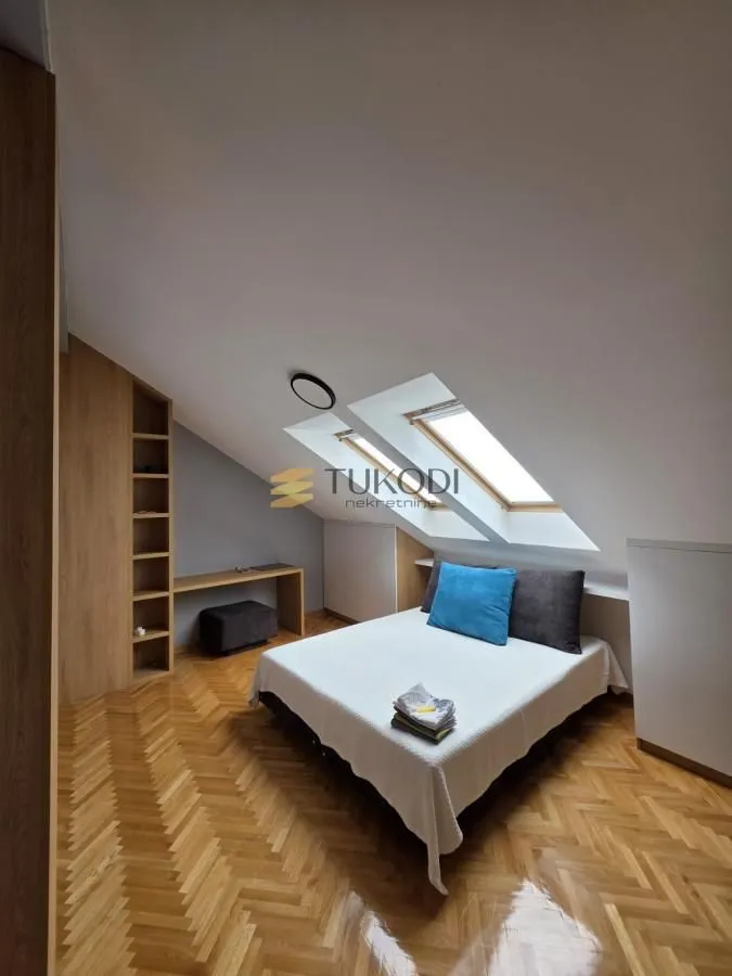 Prodaja, stan, 156m², Centar, Novi Sad