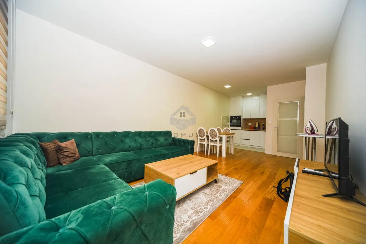 Izdavanje, jednosoban stan, 49m², Central Point, Podgorica