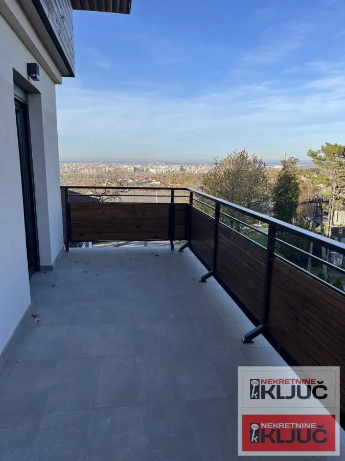 Izdavanje, kuća, 247m², Sremska Kamenica, Petrovaradin