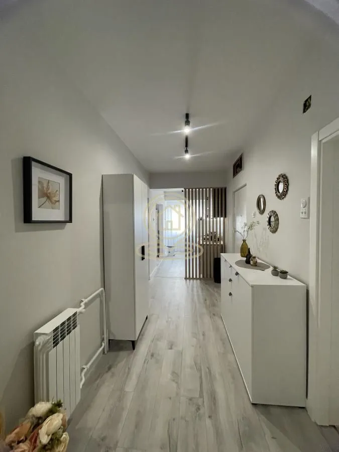 Izdavanje, četvorosoban stan, 120m², Pantelej, Niš