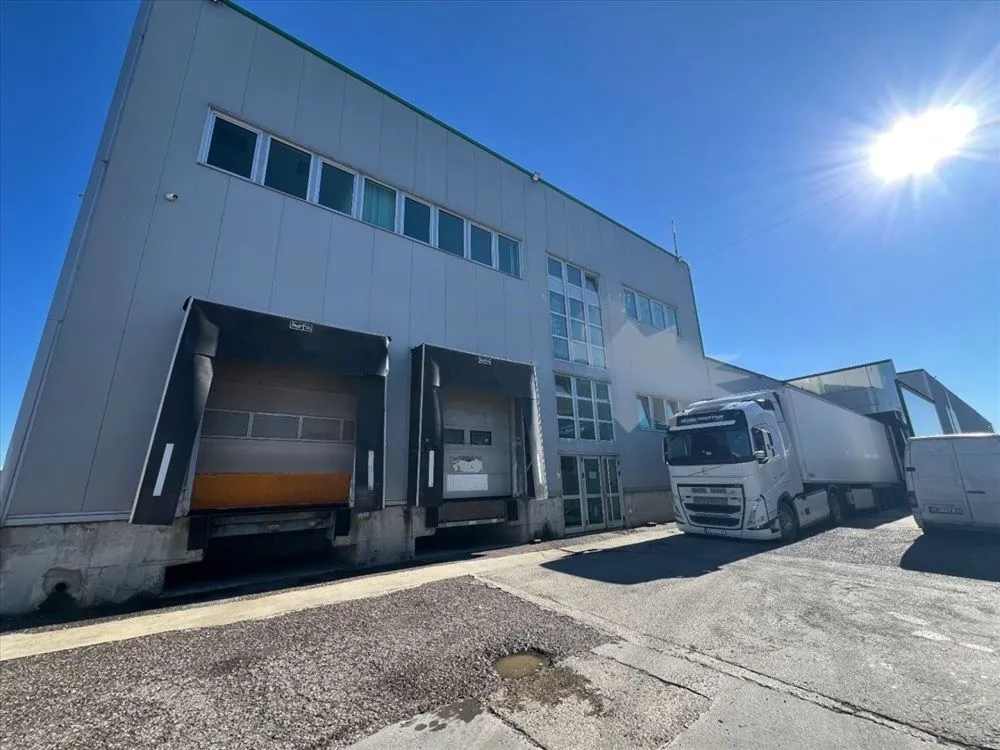 Rent, office space, 3200m², Šimanovci, Pećinci