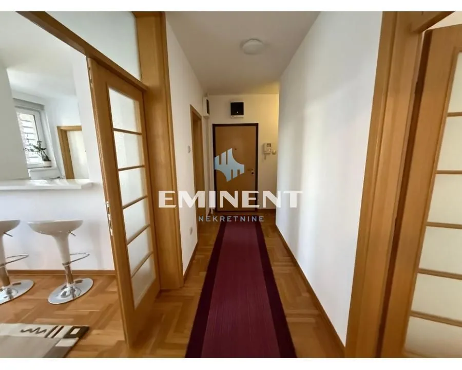 Izdavanje, trosoban stan, 93m², Novi Beograd Blok 29, Novi Beograd Sve Podlokacije