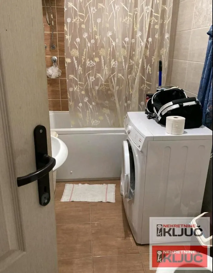 Prodaja, dvosoban stan, 45m², Salajka, Novi Sad Sve Podlokacije