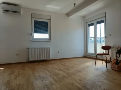Rent, two bedroom apartment, 54m², Kaluđerica, Beograd - image 3
